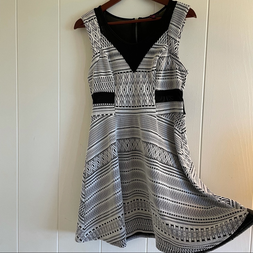 rad&stretchy GEO dress